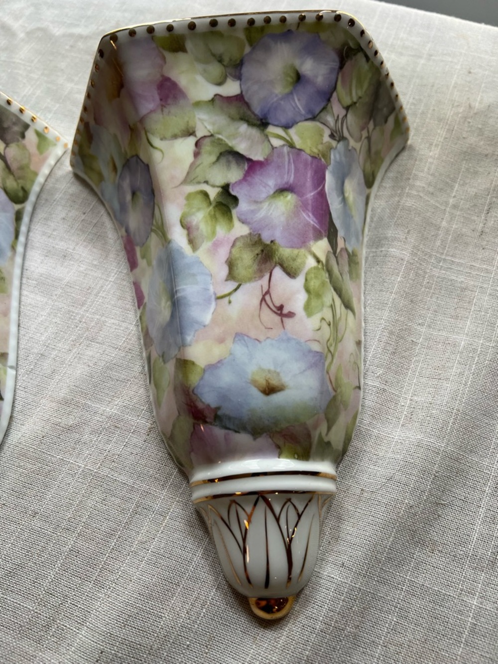 Formalities Baum Bros Morning Glory Chintz Floral Porcelain Wall Pockets Pair - Picture 2 of 8